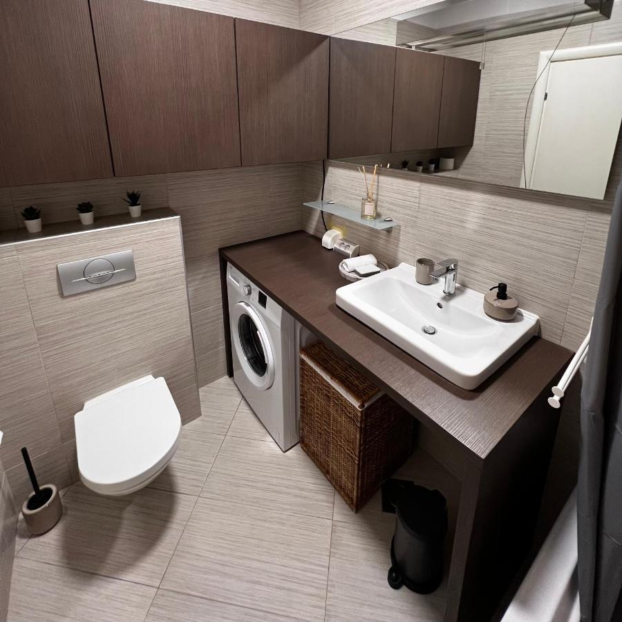 Maestral Living Studio Apartment Загреб Екстериор снимка
